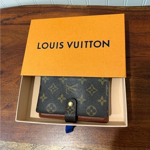 Authentic Louis Vuitton Monogram Agenda PM R20005 Notebook With Box NS051877 - Picture 1 of 8